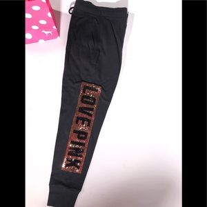 NWT vs pink bling fleece joggers  sz small
